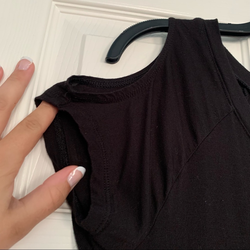 No Boundaries Black Cold Shoulder Top Medium - Picture 3 of 6